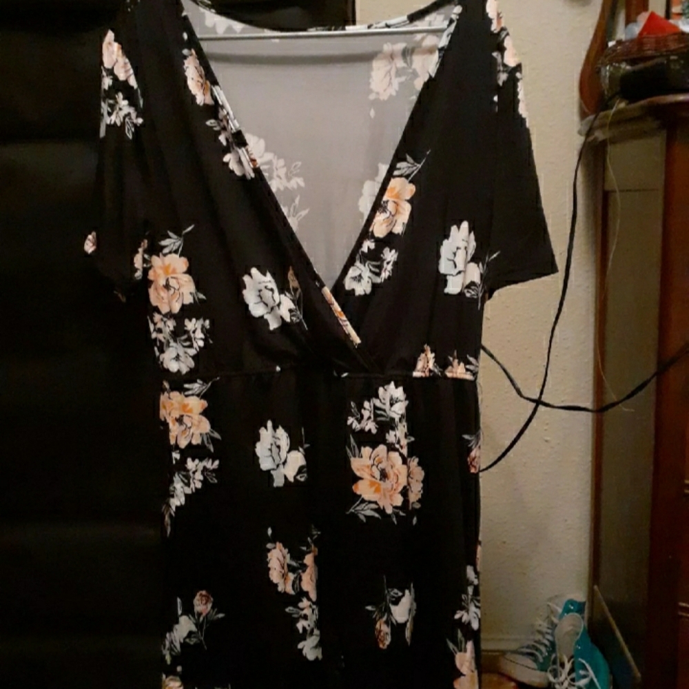 Floral romper - Picture 3 of 4